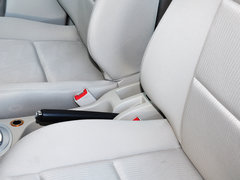 2013款 1.6L 自动 两厢舒适版