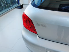 2013款 1.6L 自动 两厢舒适版