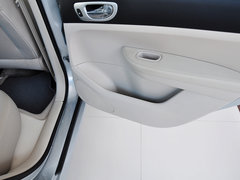 2013款 1.6L 自动 两厢舒适版
