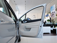 2013款 1.6L 自动 两厢舒适版