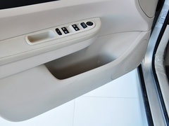 2013款 1.6L 自动 两厢舒适版
