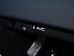 2013款 1.6L 自动 两厢舒适版