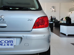 2013款 1.6L 自动 两厢舒适版