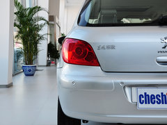 2013款 1.6L 自动 两厢舒适版