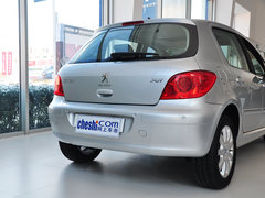2013款 1.6L 自动 两厢舒适版