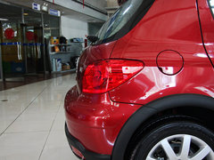 2013款 1.6L 自动 两厢CROSS版