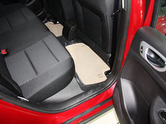2013款 1.6L 自动 两厢CROSS版