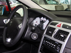 2013款 1.6L 自动 两厢CROSS版