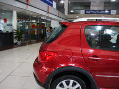 2013款 1.6L 自动 两厢CROSS版