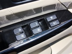 2013款 1.6L 自动 豪华型