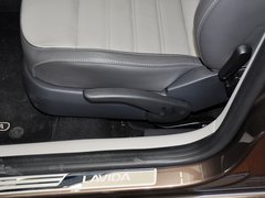2013款 1.6L 自动 豪华版