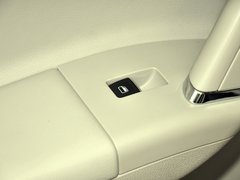 2013款 1.6L 自动 豪华版