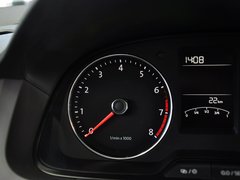 2013款 1.6L 自动 豪华版