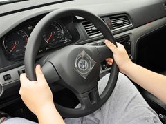 2013款 1.6L 自动 舒适型