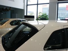2013款 1.6L 自动 豪华版