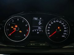2013款 1.6L 自动 豪华版