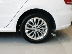 2013款 1.6L 自动 豪华版