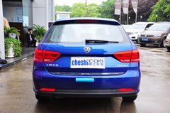 上海大眾  1.6L 自動(dòng) 車輛正后方尾部視角