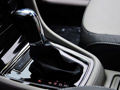 2013款 1.6L 自动 豪华版