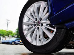 2013款 1.6L 自动 豪华版