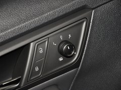 2013款 1.6L 自动 豪华版