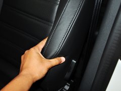 2013款 1.6L 自动 豪华版