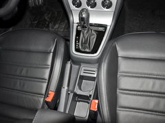 2013款 1.6L 自动 豪华版
