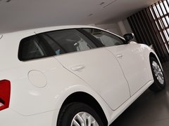 2013款 1.6L 自动 豪华版