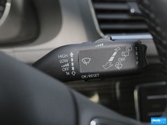 2013款 1.6L 自动 豪华版