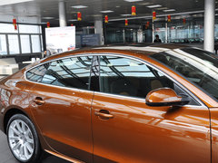 2013款 2.0T Sportback 40 TFSI风尚版