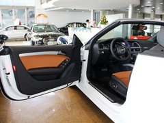 2013款 2.0T Cabriolet 40 TFSI风尚版