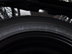 2013款 2.0L 手動 尊貴型