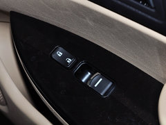 2013款 2.0L 手动 尊贵型