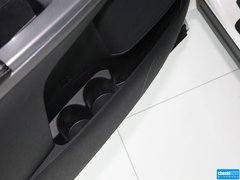 2013款 2.7L 自动 两驱至尊版 5座