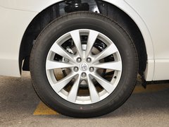 2013款 2.7L 自动 四驱豪华版 5座