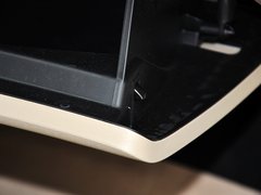 2013款 2.7L 自动 四驱豪华版 5座