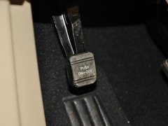 2013款 2.7L 自动 四驱豪华版 5座