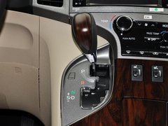 2013款 2.7L 自动 四驱豪华版 5座