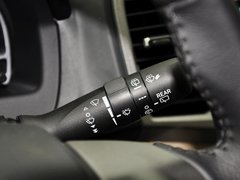 2013款 2.7L 自动 四驱豪华版 5座