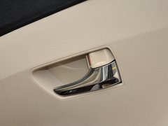 2013款 2.7L 自动 四驱豪华版 5座