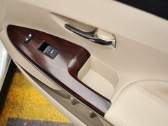 2013款 2.7L 自动 四驱豪华版 5座