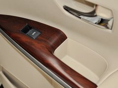 2013款 2.7L 自动 四驱豪华版 5座