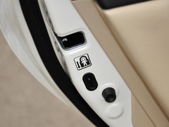 2013款 2.7L 自动 四驱豪华版 5座