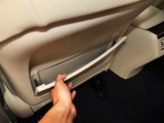 2013款 2.7L 自动 四驱豪华版 5座