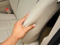 2013款 2.7L 自动 四驱豪华版 5座