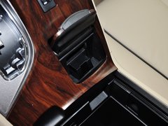 2013款 2.7L 自动 四驱豪华版 5座