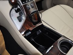2013款 2.7L 自动 四驱豪华版 5座