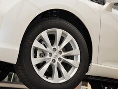 2013款 2.7L 自动 四驱豪华版 5座