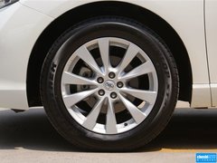 2013款 2.7L 自动 四驱豪华版 5座