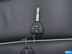 2013款 2.7L 自动 四驱豪华版 5座